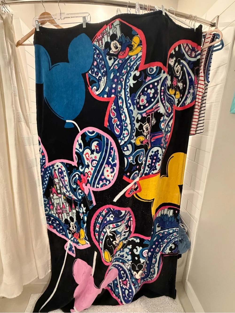 Vera Bradley Black Multi Disney Mickey Paisley Throw